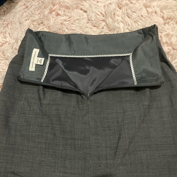 Like New Banana Republic Skirt - Picture 9 of 11